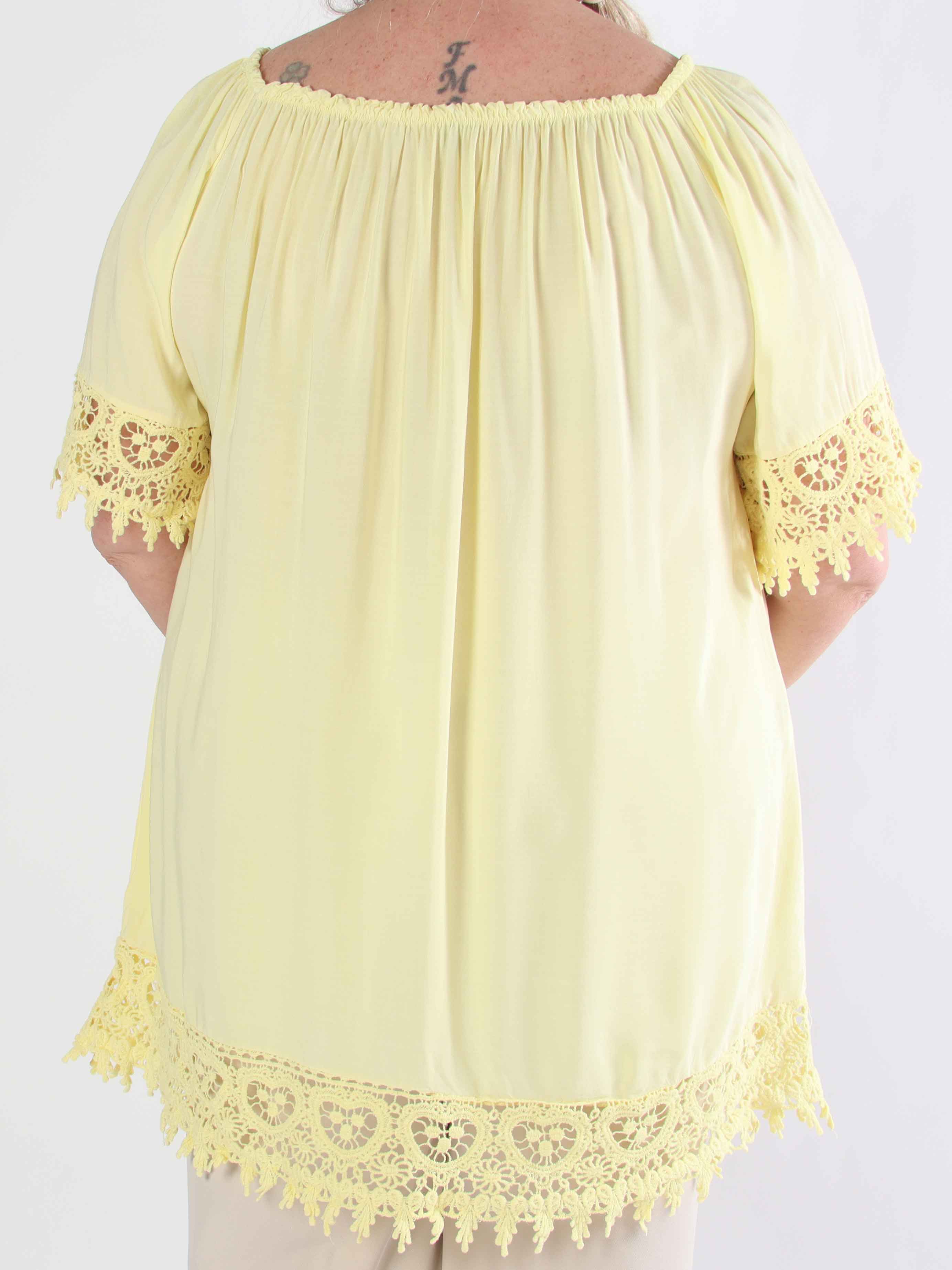 Carnelia - Tunikaklänning i viskos i plus size med broderade kanter